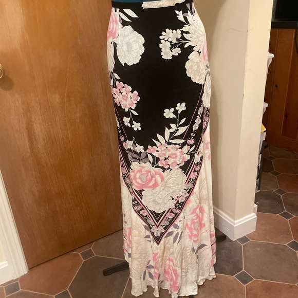 Free People Asymmetrical Skirt in Black and Pink Floral - Picture 2 of 13